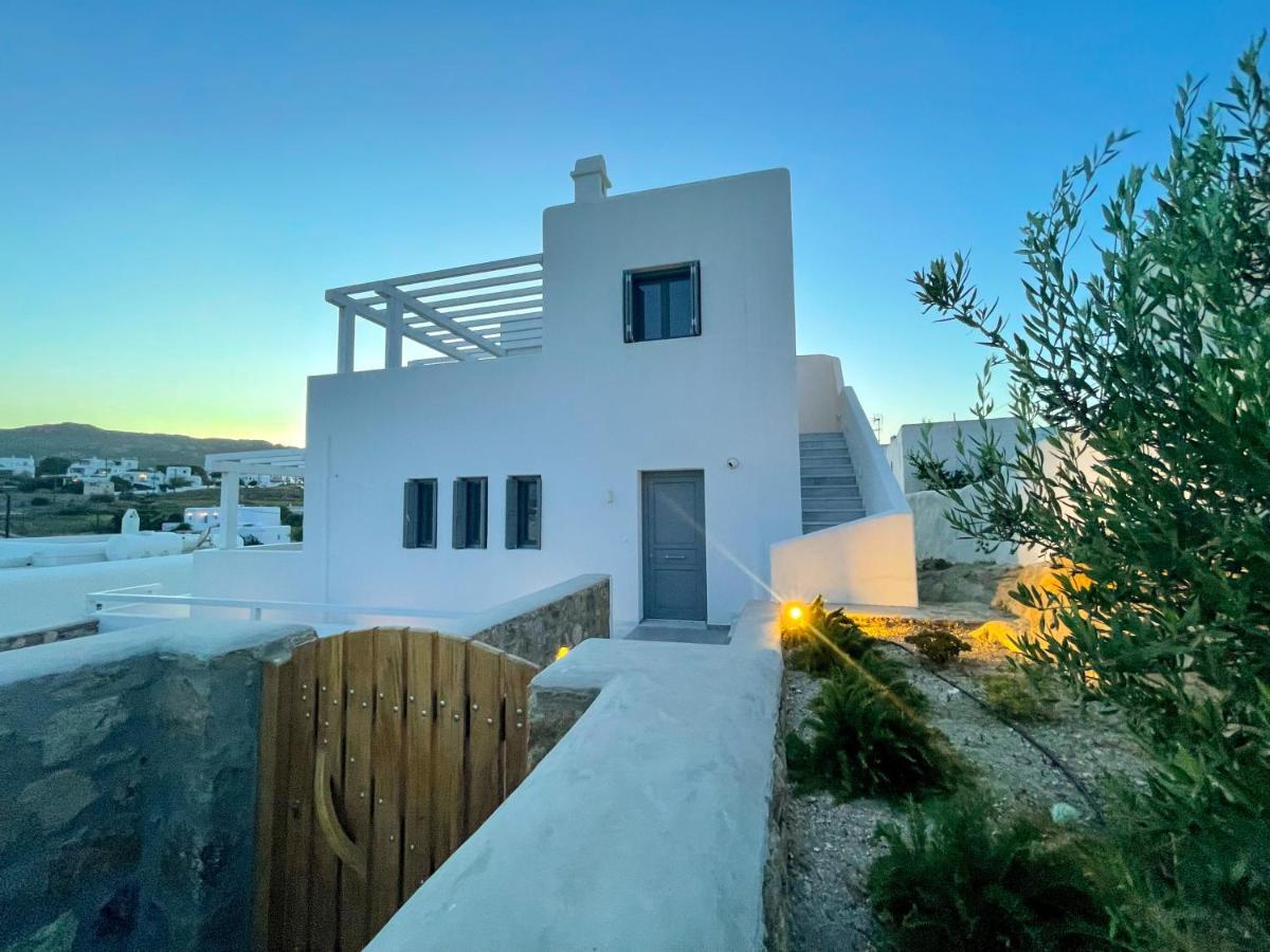 Mykonos Dot Ano Mera