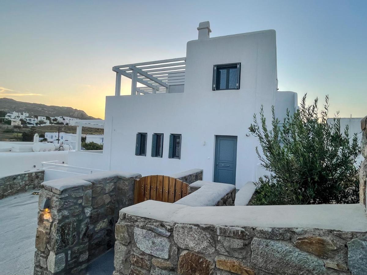 Mykonos Dot *