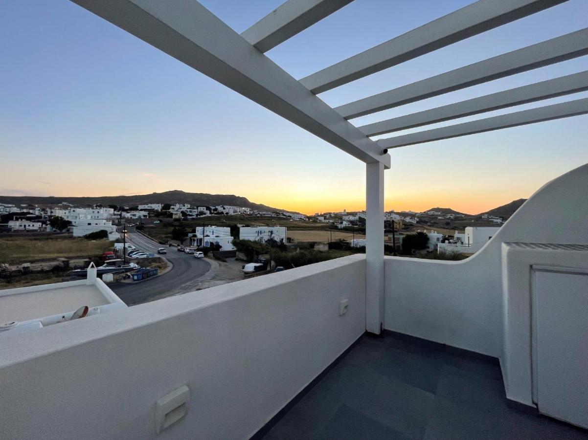 Mykonos Dot