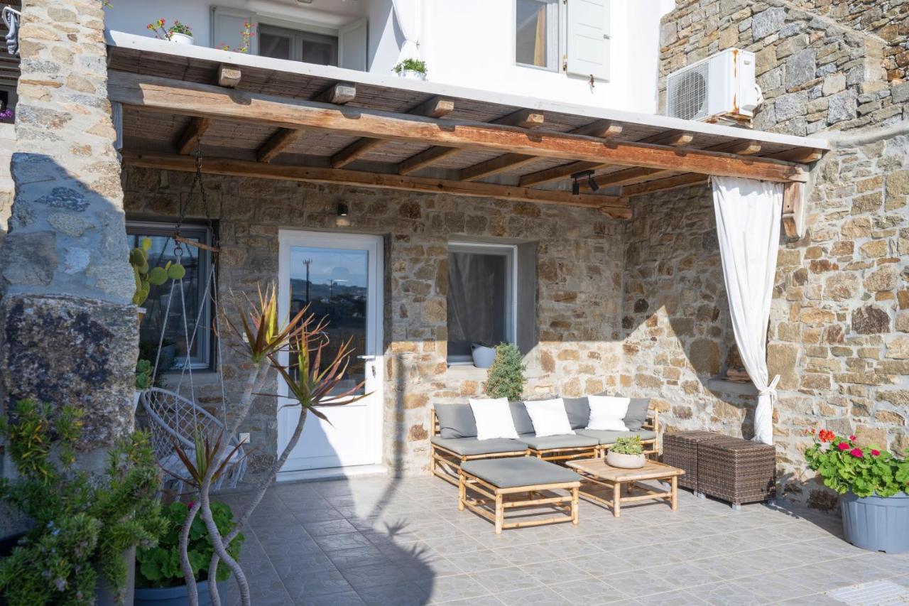 Mykonos Dot Ano Mera