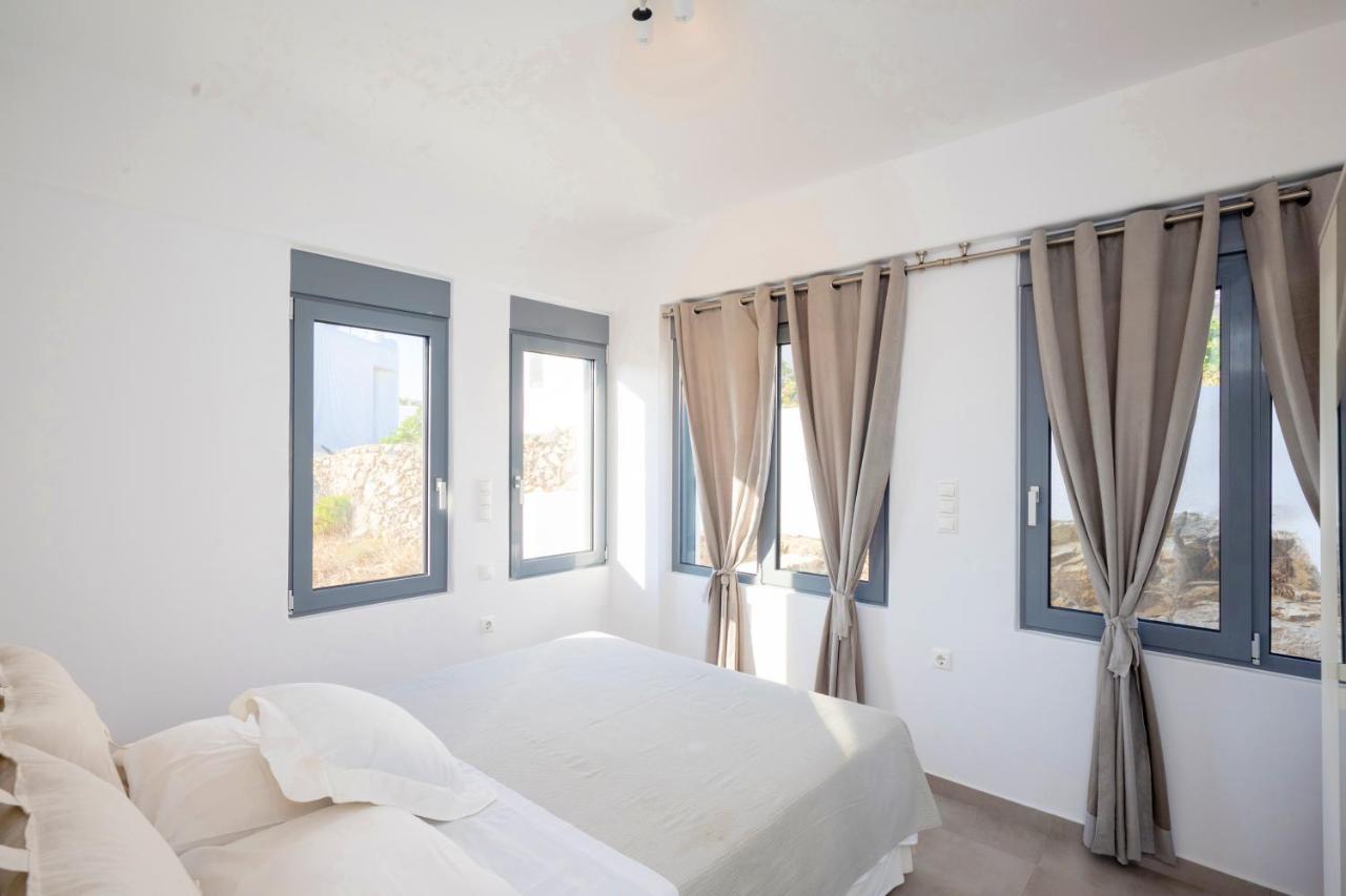 Mykonos Dot * Ano Mera