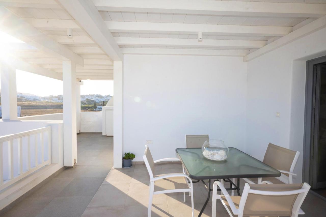 Mykonos Dot *