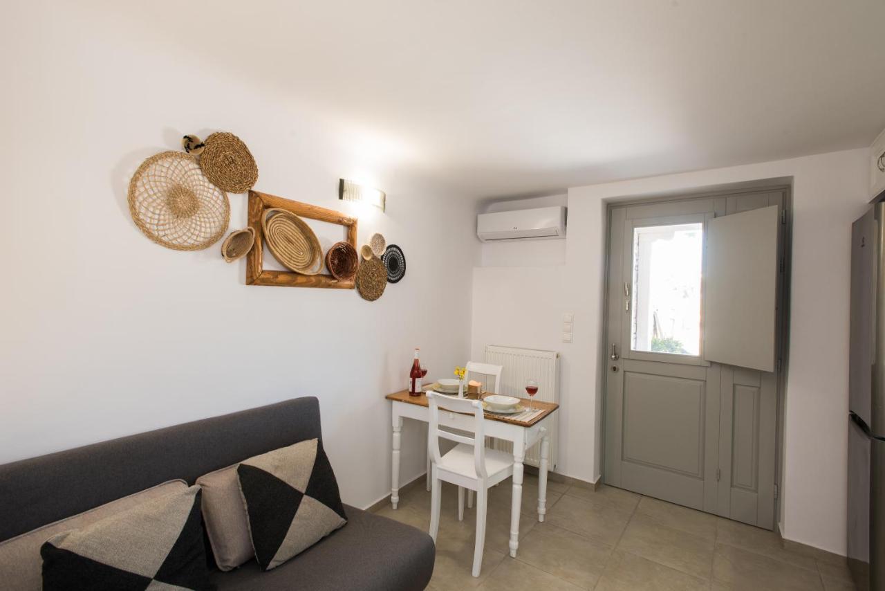 Mykonos Dot * Ano Mera