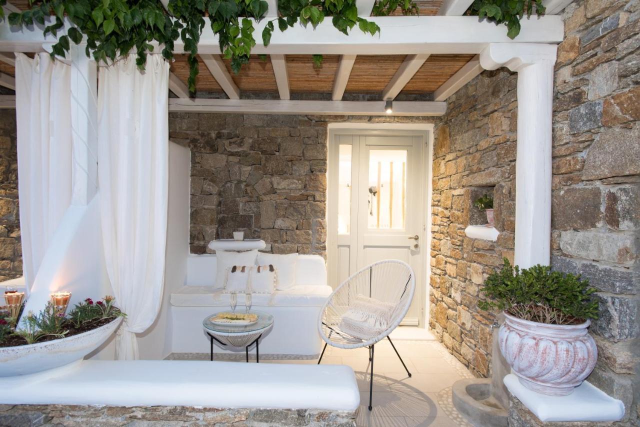 Mykonos Dot Ano Mera